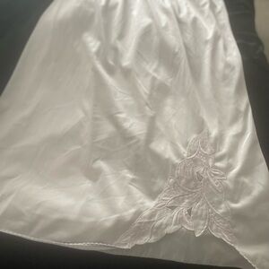 Lavender Satin Half Slip with Floral Embroidery S Vanity Fair 23 Waist 26 length